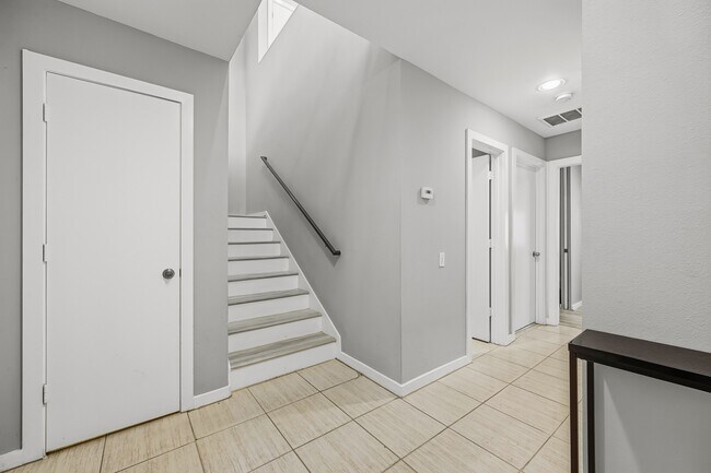 Photo - 6908 Yellowstone Way Dr