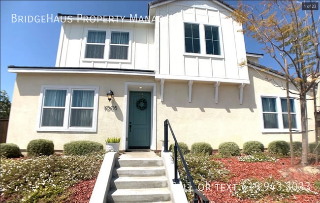 Building Photo - 1005 Camino Aldea-