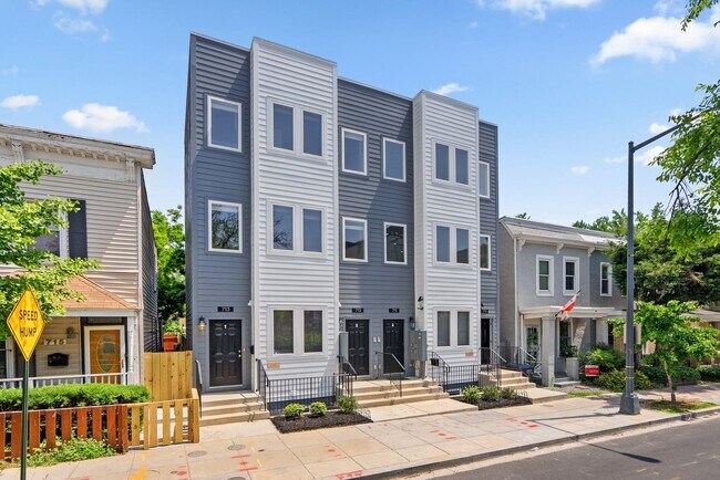 Photo - 711 16th St NE Unit 711 16th Street NE #2