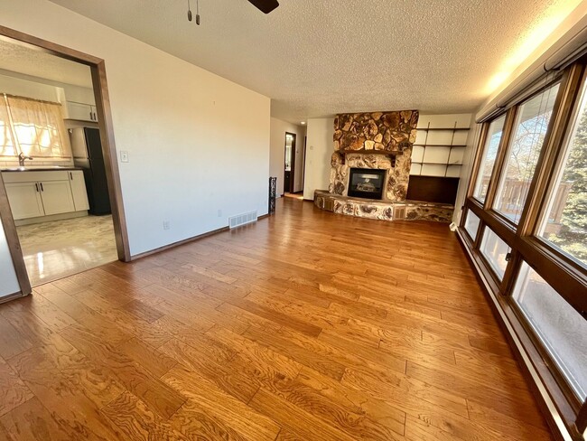 Photo - 3 Bed/2 Bath Lakefront Rental Home in Sioux Falls!