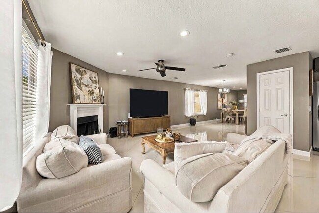 19711 Canyon Gate Ct