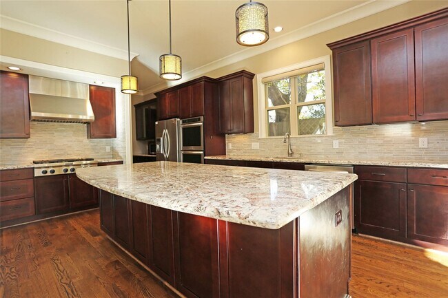 Photo - 1611 Wakefield Dr