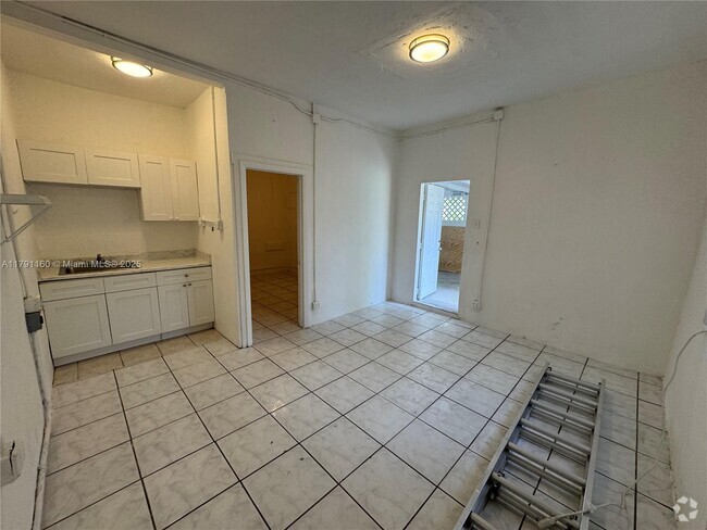 Building Photo - 2549 NE 190th St Unit 2 Rental