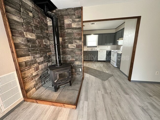 Photo - 1706 Surrey Pl