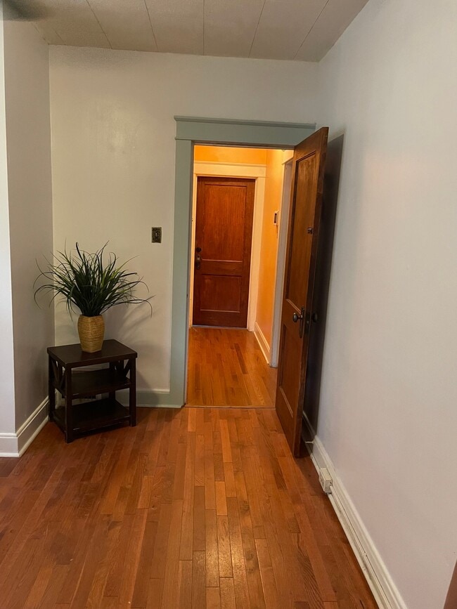 Photo - 2801 Clermont St