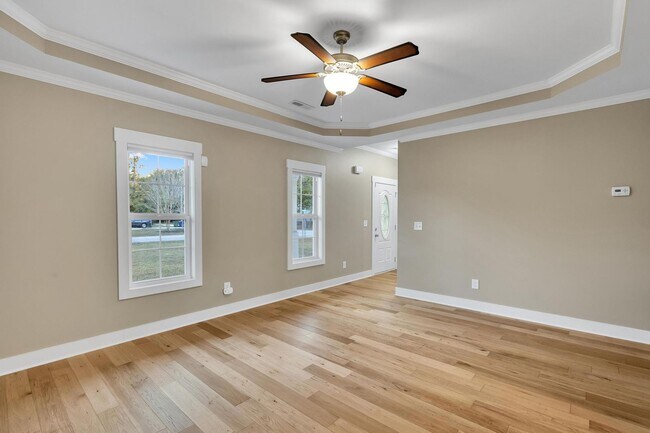 Photo - Beautiful 3 Bedroom with bonus in Sneads F...