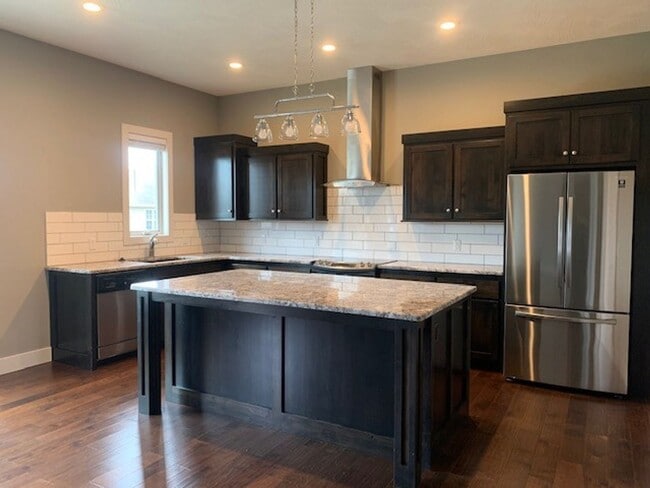 Photo - Beautiful Open Layout 3 Bedroom 2 Bath 3 C...