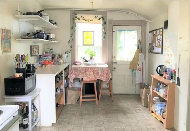 Photo - 4 Bedroom House Minutes to WWU!!