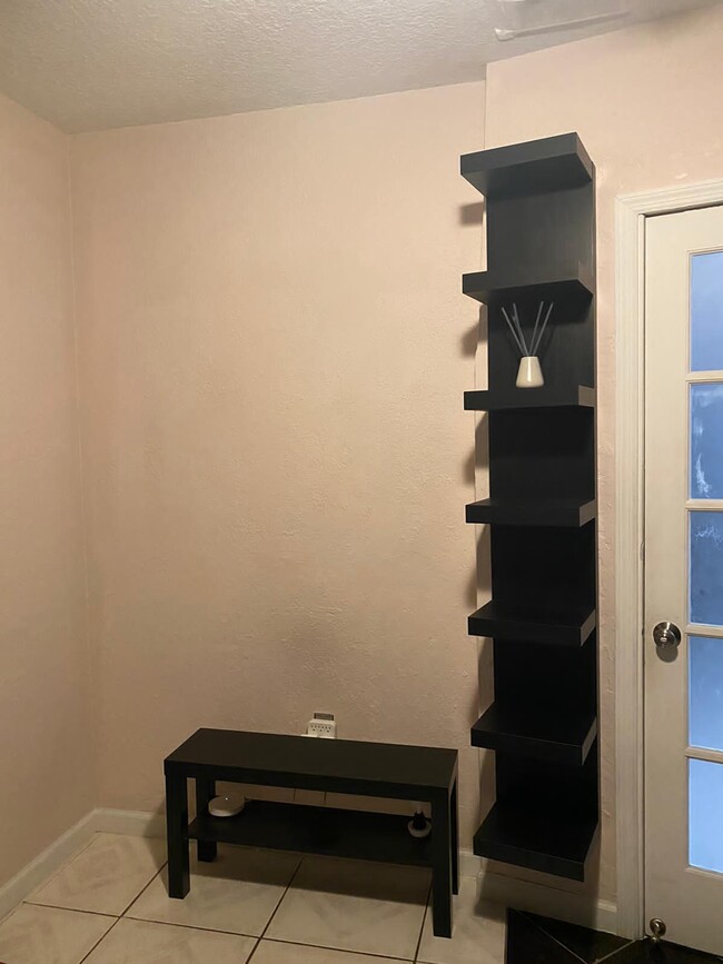 Photo - 900 NE 85th St