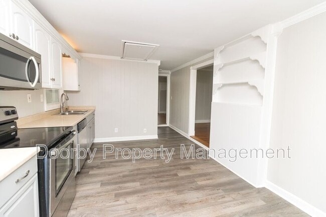 Photo - 210 S Lovell Ave