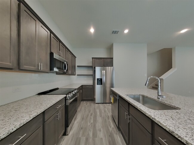 Building Photo - 4920 San Fabiano Ct