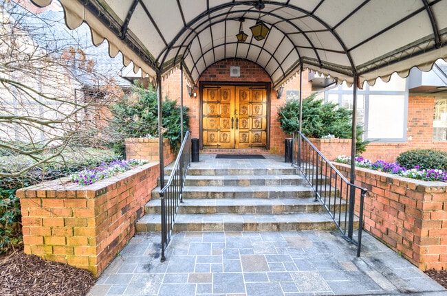 Club house gate - 6851 Roswell Rd Unit H11