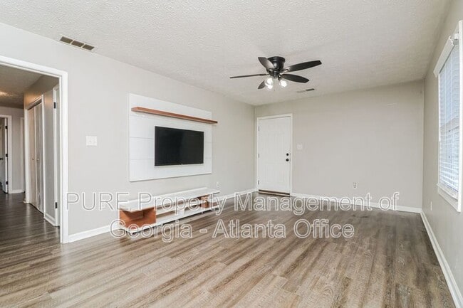 Photo - 133 Kimberly Way SW