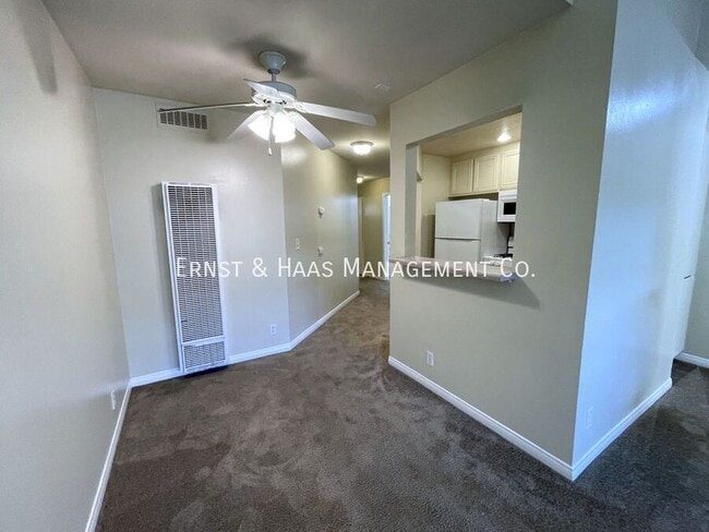 Photo - 1145 Roswell Ave Unidad #302 Rental