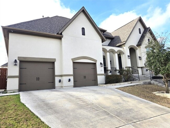 Photo - 2900 Zoysia Dr