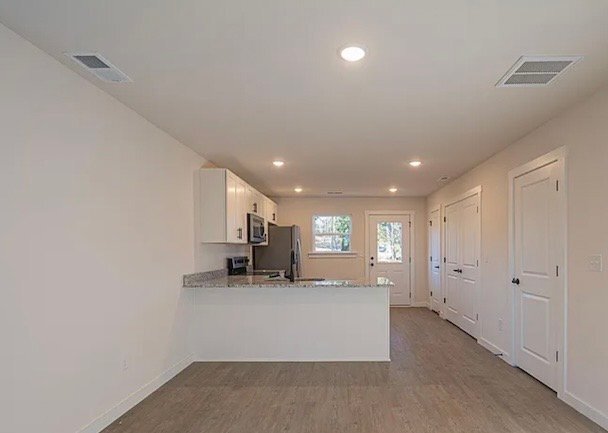 1038 12th St NE Unit -