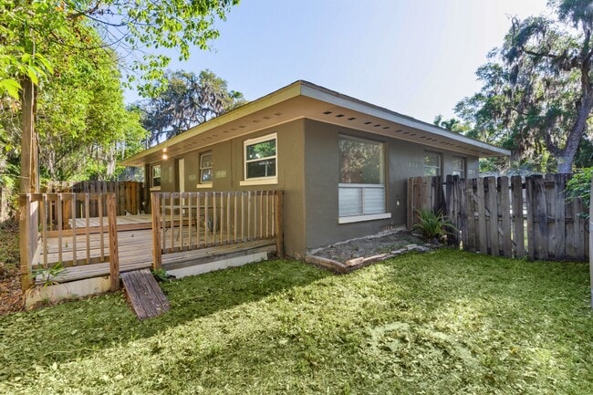 Photo - 506 NE 10th Ave