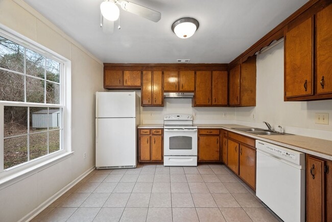 Photo - 3 Bed 1.5 Bath Home for Rent in Newport News, VA!