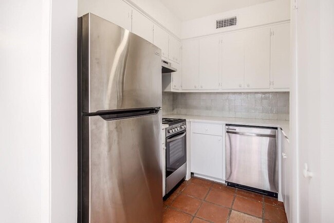 Photo - 2909 Windsor Rd