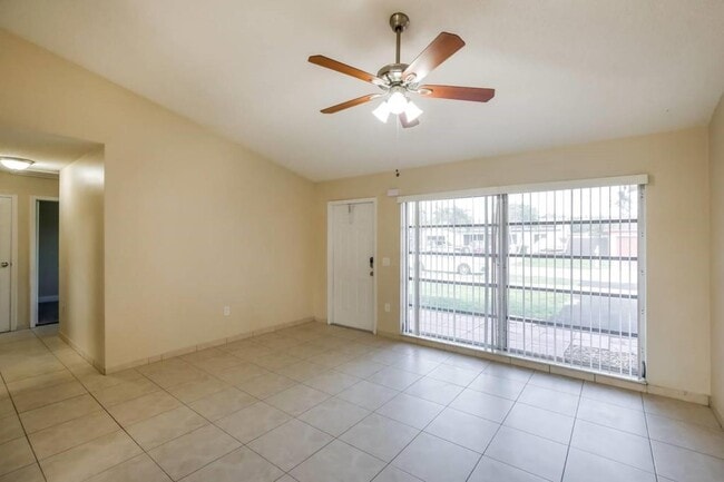 Building Photo - 350 NW 99th Way Rental