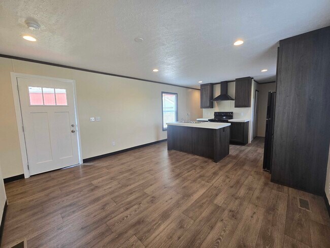 Photo - 709 N Collins Fwy