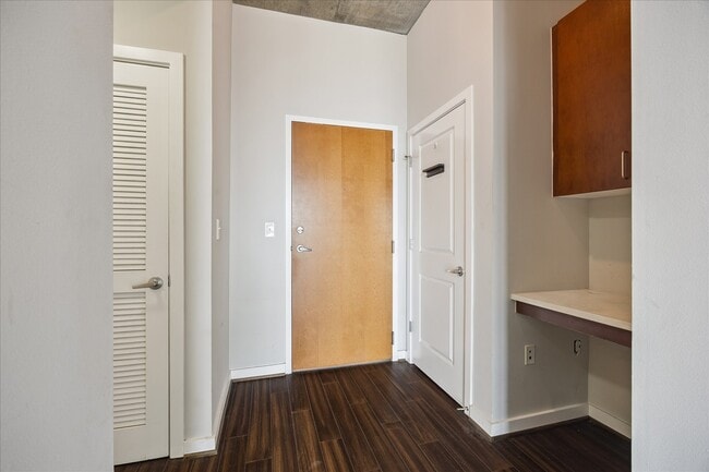 Photo - 5925 Almeda Rd Unit 10913