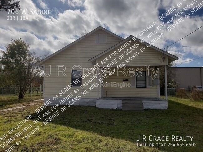 Building Photo - 706 W Sabine St