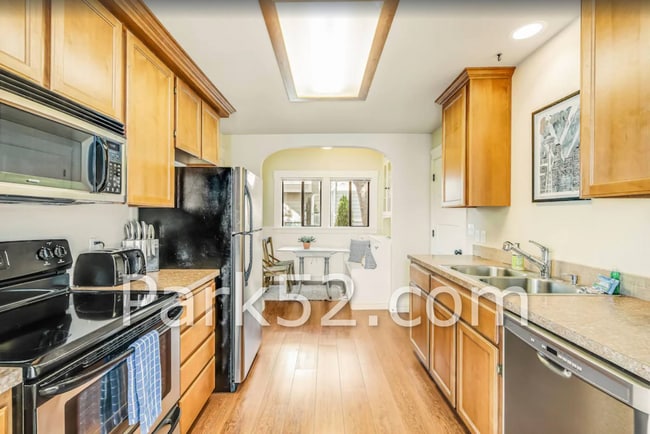 Photo - 1 Bedroom Unit in Tacoma Tri-Plex with Washer & Dryer! Unit #A