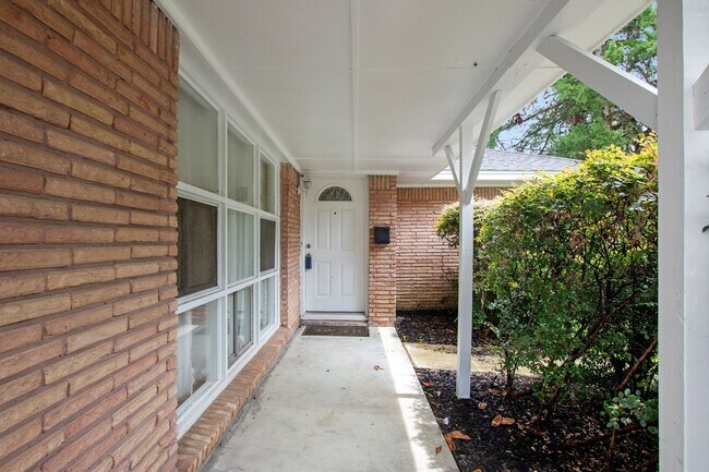 Photo - 10518 Mayfield Rd