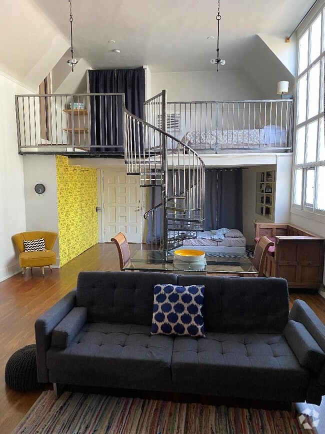 Building Photo - 1146 N Hudson Ave Unit 1146 Rental