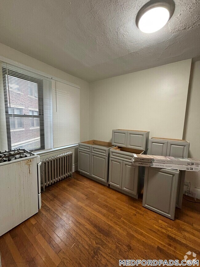Building Photo - 63 Fellsway W Rental