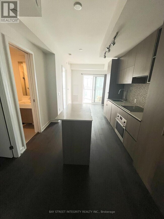 Photo - 1 Yorkville Ave Unit 3712