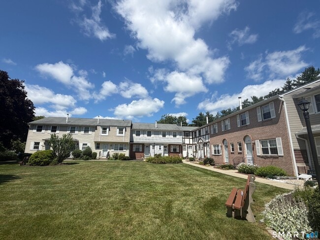 Photo - 142 E Gate Ln