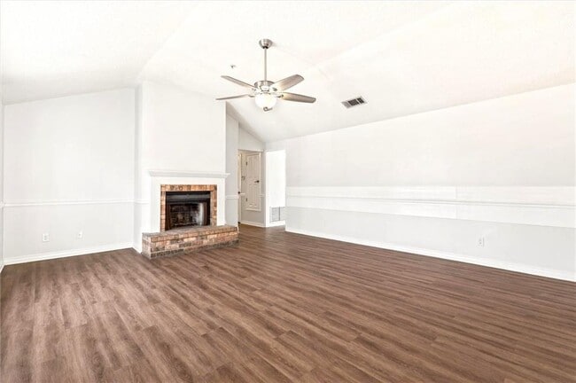Photo - 1240 Lynchburg Ct