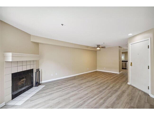 Photo - 906 Lincoln Ave Apartamento