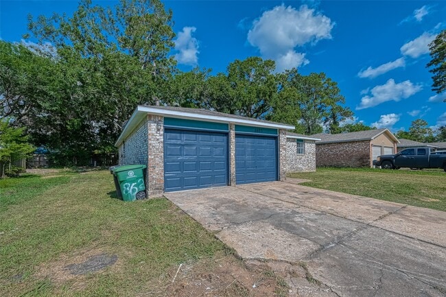 8623 Valley Forest Dr