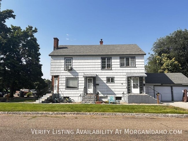 Photo - 219 4th St S