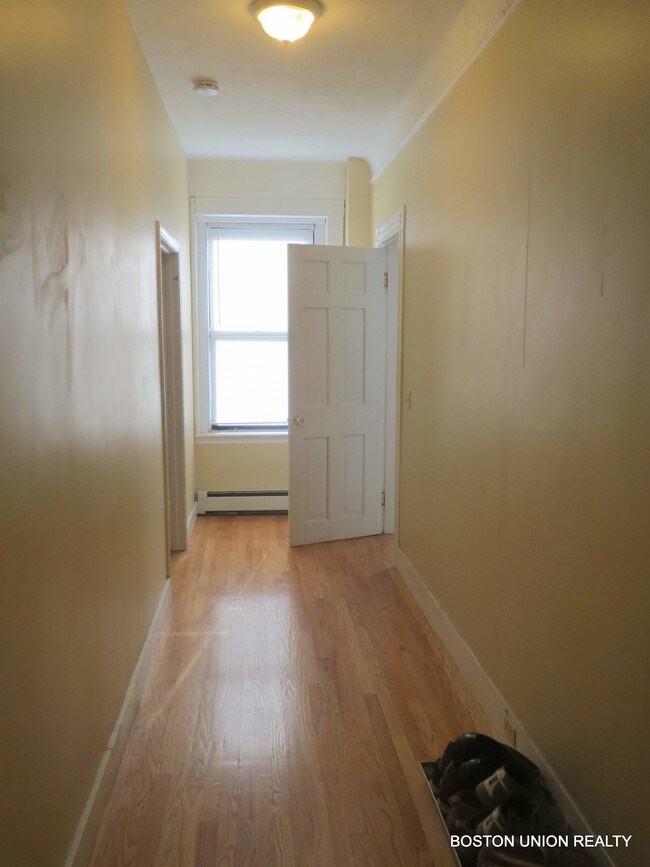 Photo - 587 Beacon St Unidad 3