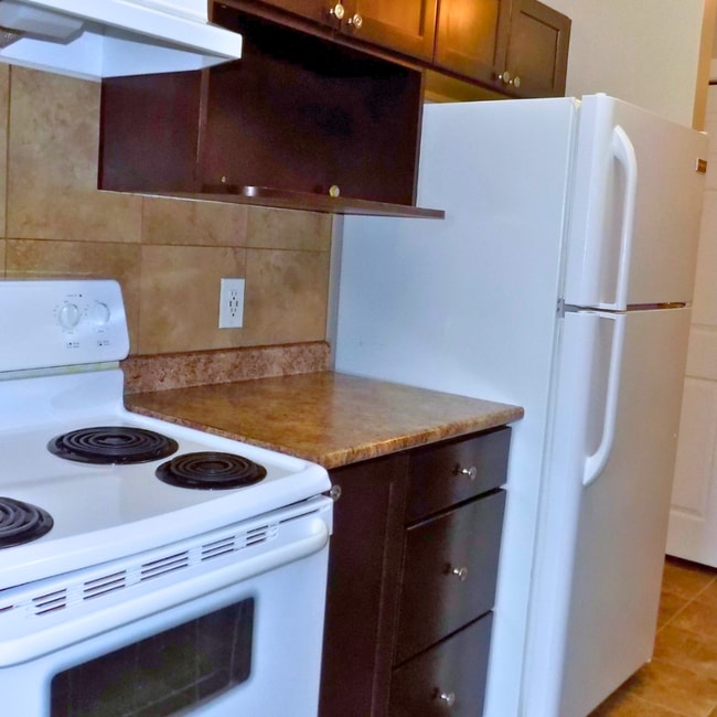 Photo - 8111-8196 96 St