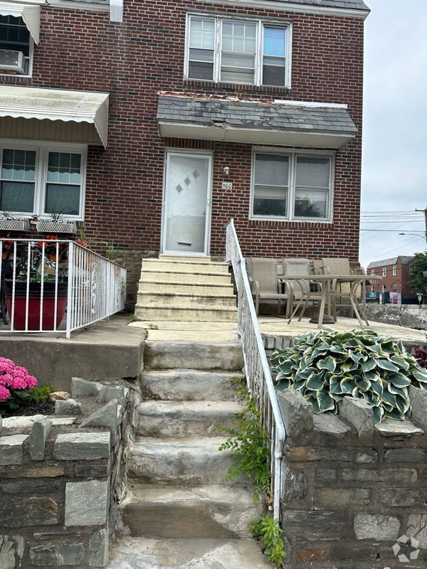 Building Photo - 1100 Alcott St Rental