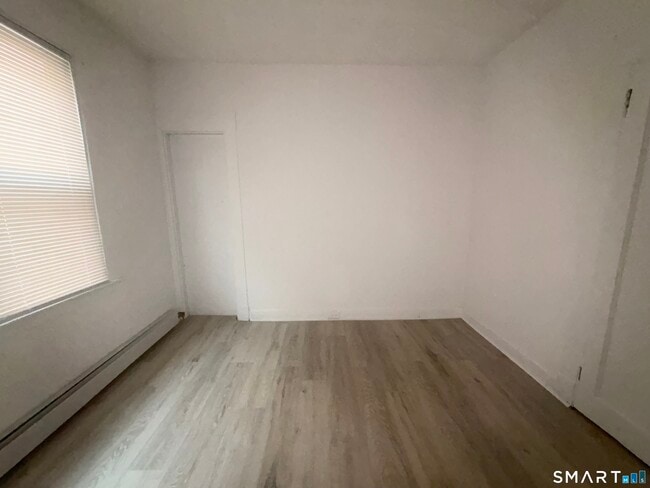 Building Photo - 127 Pearl St Unit 1