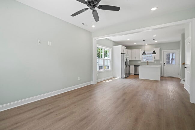 Photo - 6703 Bryant St