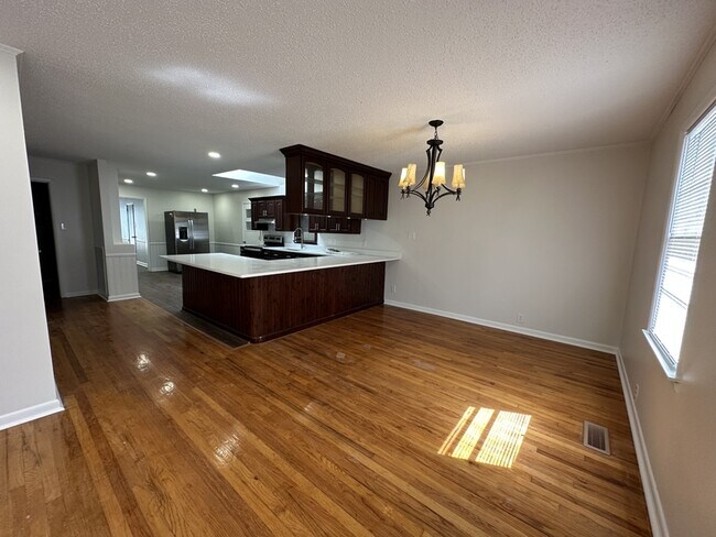 Photo - 2712 Garvin Rd NW