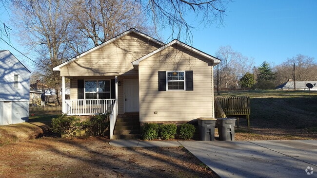 Building Photo - Nicely remodeled, nice 3 Bedroom, 2 Bath H... Rental