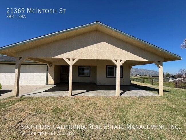 Photo - 21369 McIntosh St