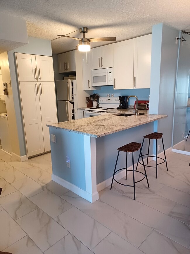 Building Photo - 806 Sky Pine Way Unit A1 Rental
