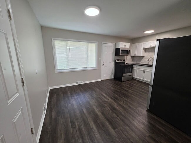 Photo - Charming 3-Bedroom Retreat with Spacious Backyard!