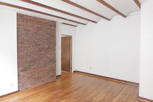 Photo - 327 West St Unidad 2