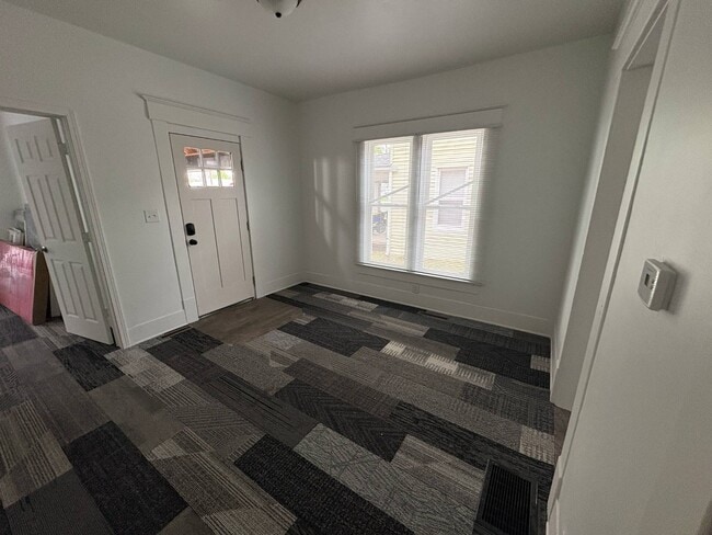 420 N Main St