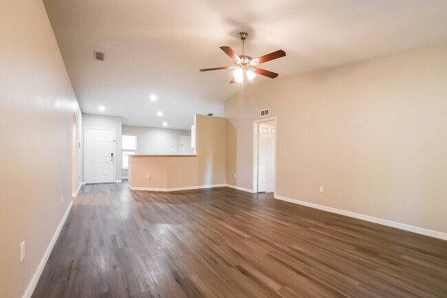 Photo - 1044 Remington Ave